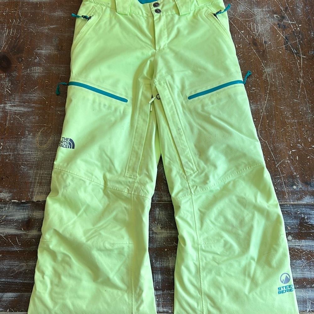 Woman’s XS North Face RECCO Snow Pant